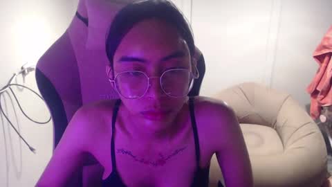 ELYSE A SIMPLE GIRL online show from 01.21.25