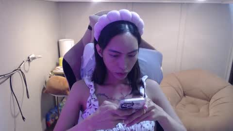 ELYSE A SIMPLE GIRL online show from 03.06.25