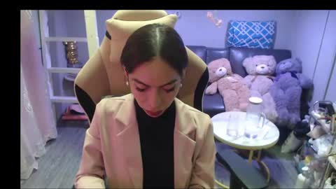 ELYSE A SIMPLE GIRL online show from 06.05.26