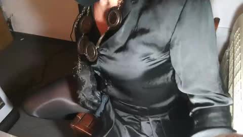 Snapshot of montero81 chatting on 05.18.26 Sabrina online show from 05.18.26