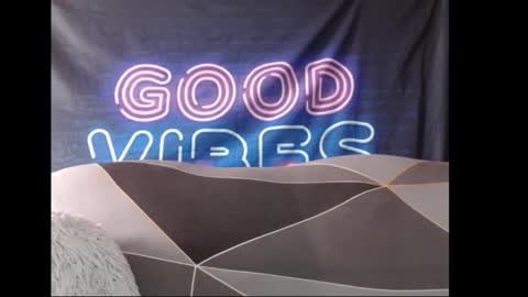 Snapshot of mood_us chatting on 02.23.26 im Model Independent you can support me with a followtip and thumbs up please its important for you online show from 02.23.26