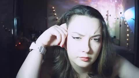 Snapshot of moodiemira chatting on 10.25.25 moodiemira online show from 10.25.25