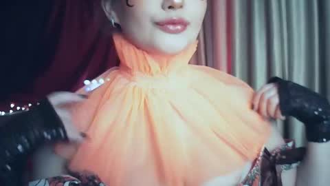 Snapshot of moodiemira chatting on 10.29.25 moodiemira online show from 10.29.25