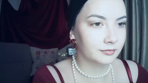 Snapshot of moodiemira chatting on 11.13.25 moodiemira online show from 11.13.25