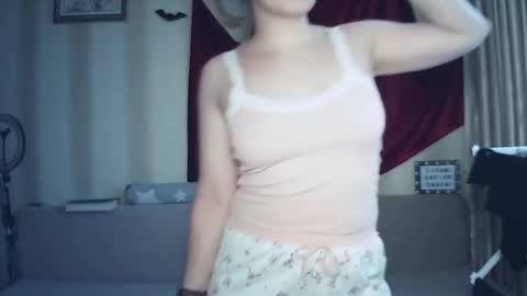 Snapshot of moodiemira chatting on 11.21.25 moodiemira online show from 11.21.25