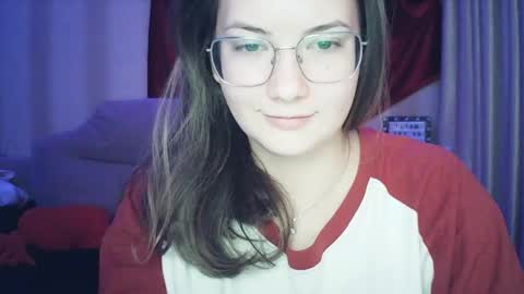 Snapshot of moodiemira chatting on 11.25.25 moodiemira online show from 11.25.25