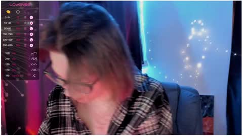 Snapshot of moon__girl chatting on 01.24.25 Roxy online show from 01.24.25