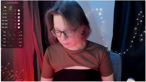 Snapshot of moon__girl chatting on 02.26.25 Roxy online show from 02.26.25