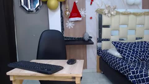 moon_and_fire_ online show from 11.18.25