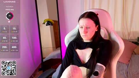 Snapshot of moon_avengers chatting on 01.21.25 Lola online show from 01.21.25