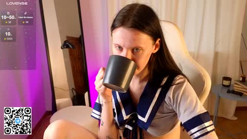 Snapshot of moon_avengers chatting on 01.27.25 Lola online show from 01.27.25