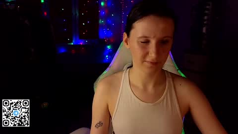 Snapshot of moon_avengers chatting on 01.31.25 Lola online show from 01.31.25