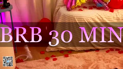 Snapshot of moon_avengers chatting on 02.14.25 Lola online show from 02.14.25