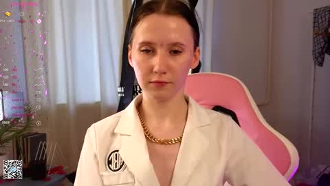 Snapshot of moon_avengers chatting on 02.23.25 Lola online show from 02.23.25