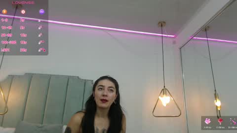 Snapshot of moon_blue95 chatting on 04.24.26 Moon online show from 04.24.26