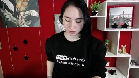 Snapshot of moon_foxy_ chatting on 12.11.24 Diana online show from 12.11.24