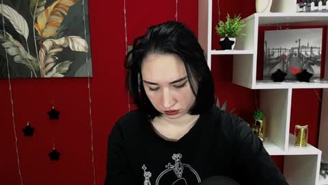 Snapshot of moon_foxy_ chatting on 12.21.24 Diana online show from 12.21.24