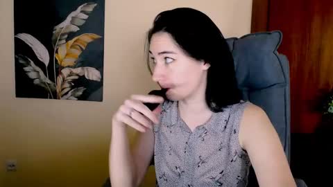 Snapshot of moon_foxy_ chatting on 01.12.25 Diana online show from 01.12.25