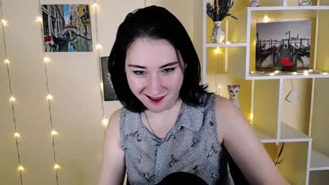 Snapshot of moon_foxy_ chatting on 01.28.25 Diana online show from 01.28.25