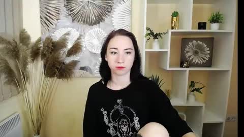 Snapshot of moon_foxy_ chatting on 09.18.25 Diana online show from 09.18.25