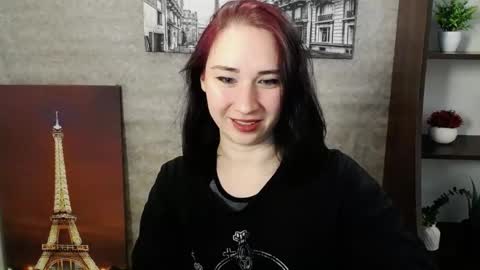 Snapshot of moon_foxy_ chatting on 10.23.25 Diana online show from 10.23.25