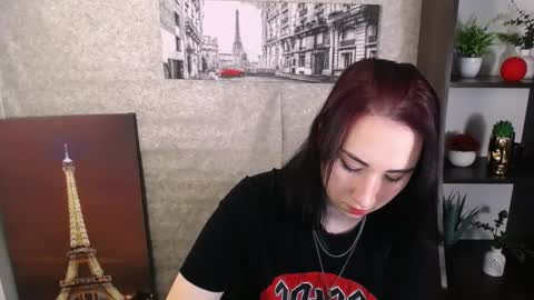 Snapshot of moon_foxy_ chatting on 10.26.25 Diana online show from 10.26.25