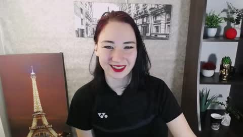 Snapshot of moon_foxy_ chatting on 10.30.25 Diana online show from 10.30.25