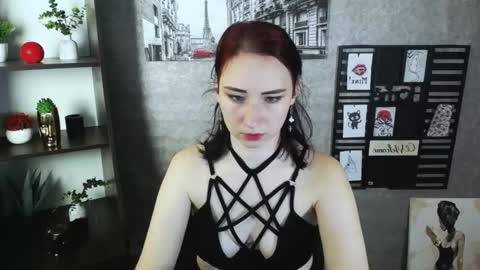 Snapshot of moon_foxy_ chatting on 11.24.25 Diana online show from 11.24.25