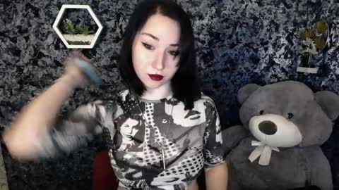 Snapshot of moon_foxy_ chatting on 03.25.26 Diana online show from 03.25.26
