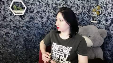 Snapshot of moon_foxy_ chatting on 04.15.26 Diana online show from 04.15.26