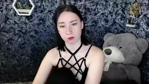 Snapshot of moon_foxy_ chatting on 04.22.26 Diana online show from 04.22.26