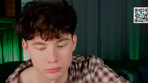 Snapshot of moon_gloww chatting on 03.17.26 moon_gloww online show from 03.17.26