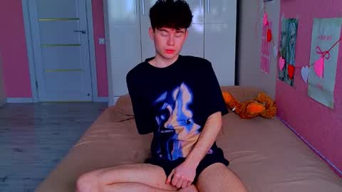 Snapshot of moon_gloww chatting on 03.21.26 moon_gloww online show from 03.21.26