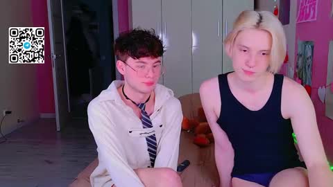 Snapshot of moon_gloww chatting on 03.21.26 moon_gloww online show from 03.21.26