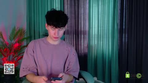 Snapshot of moon_gloww chatting on 03.28.26 moon_gloww online show from 03.28.26