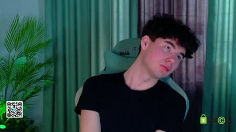 Snapshot of moon_gloww chatting on 03.29.26 moon_gloww online show from 03.29.26