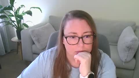 Moon Petal online show from 03.06.26