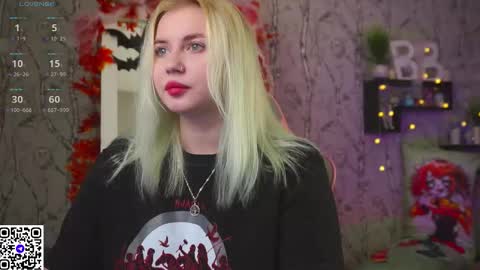 Snapshot of moon_valkyriie chatting on 10.28.25 Emilia online show from 10.28.25