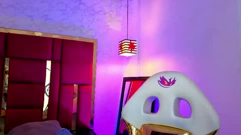 Snapshot of moon_winy chatting on 05.27.26 Winy online show from 05.27.26
