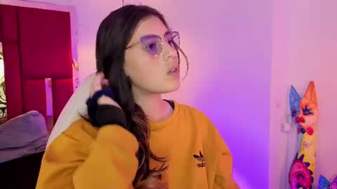 Snapshot of moon_winy chatting on 07.12.26 Winy online show from 07.12.26
