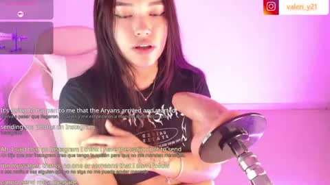 Snapshot of moonbella_bell chatting on 06.22.26 bell online show from 06.22.26