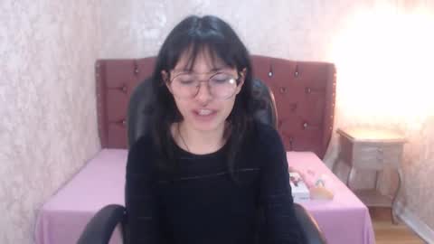 Snapshot of mooncharlotte chatting on 02.11.25 Charlotte online show from 02.11.25