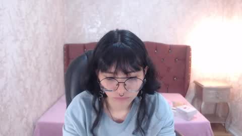 Snapshot of mooncharlotte chatting on 02.19.25 Charlotte online show from 02.19.25