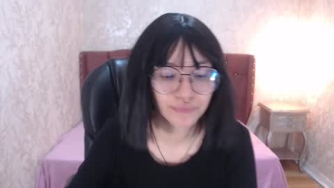 Snapshot of mooncharlotte chatting on 03.03.25 Charlotte online show from 03.03.25