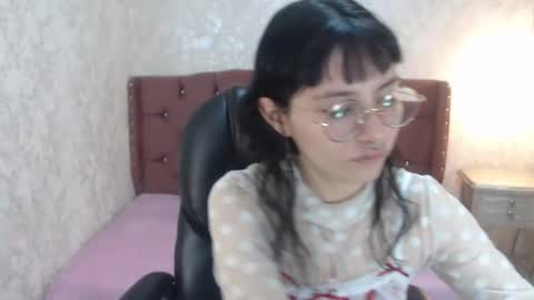 Snapshot of mooncharlotte chatting on 03.09.25 Charlotte online show from 03.09.25