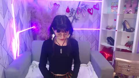 Snapshot of mooncharlotte chatting on 10.14.25 Charlotte online show from 10.14.25