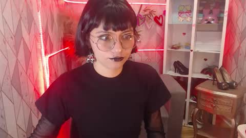 Snapshot of mooncharlotte chatting on 10.18.25 Charlotte online show from 10.18.25