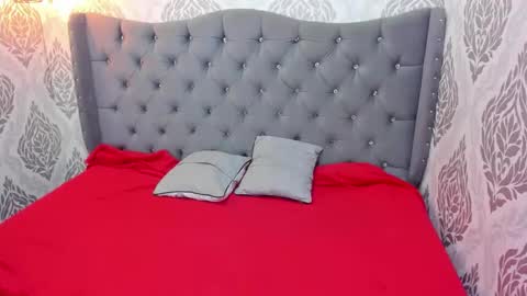 Snapshot of mooncharlotte chatting on 01.12.26 Charlotte online show from 01.12.26