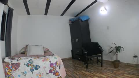 moonie_baddie31 online show from 02.24.26