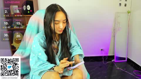 MOON  online show from 01.21.25